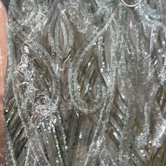 Absolutely stunning Women's All Over Sequin Cape Cocktail Dress size 8 brand new - Picture 11 of 12